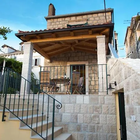 Sweet Old Stone House Дом отдыха