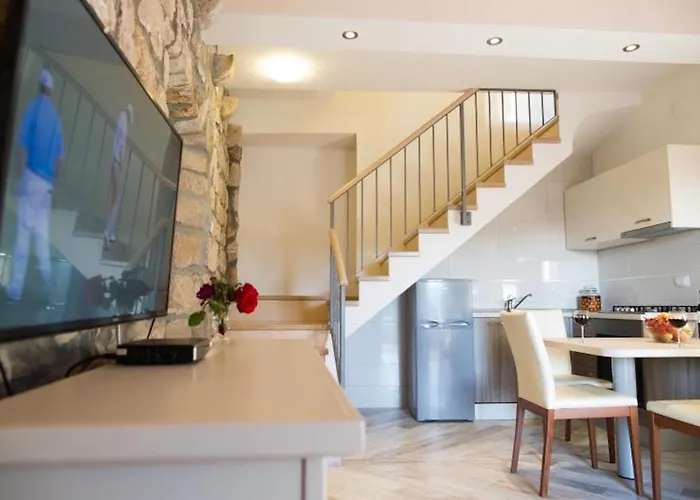 Sweet Old Stone House *