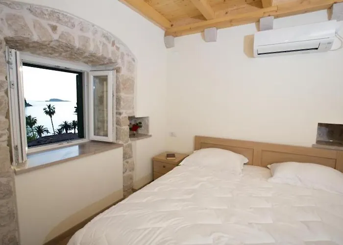 Sweet Old Stone House Tatil Evi