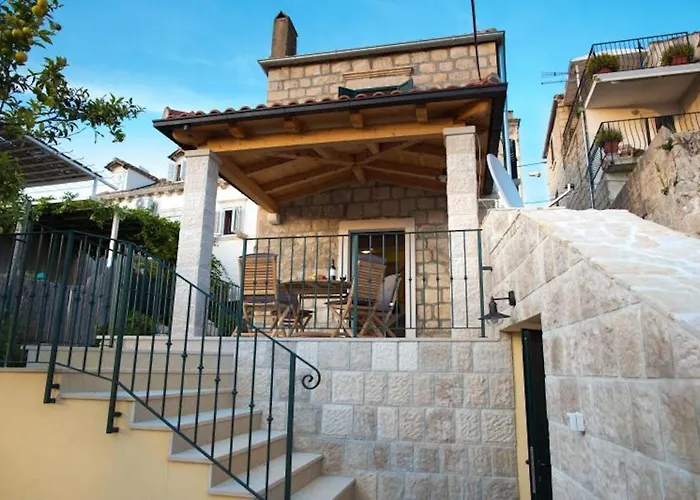 Sweet Old Stone House Tatil Evi