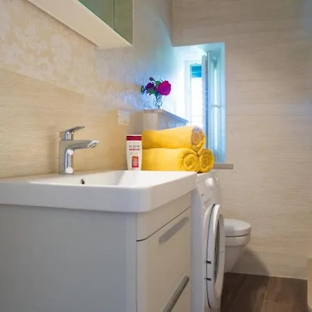 Sweet Old Stone House בית נופש *