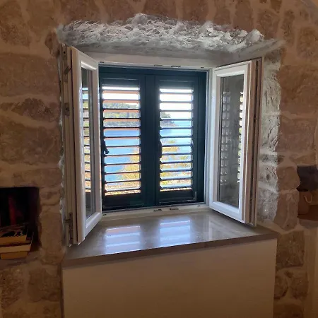 Sweet Old Stone House בית נופש *